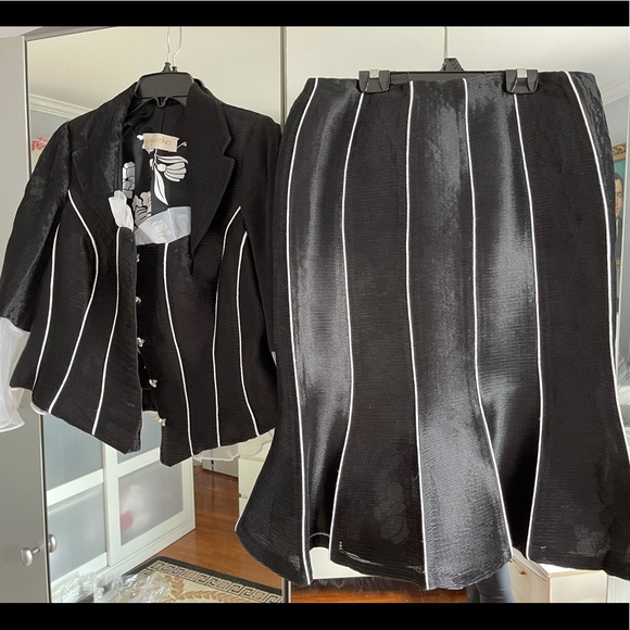 LAVANTINO Black & White Stripe 2pc Silk Suit Sz 10 - Picture 1 of 12